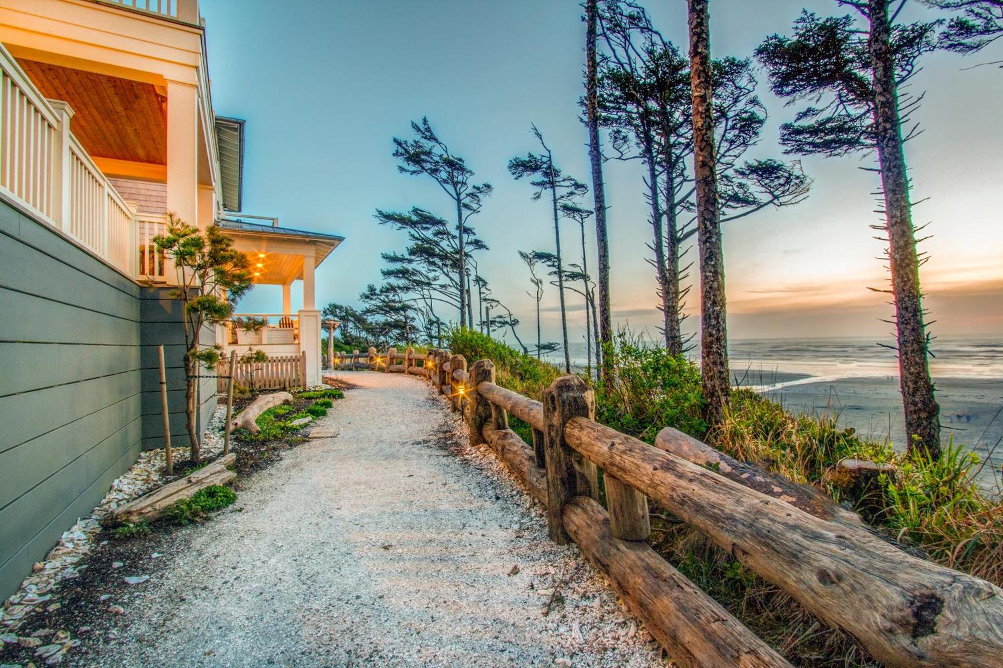 Beach Bluff By Seabrook Hospitality Пасифик Бийч Екстериор снимка